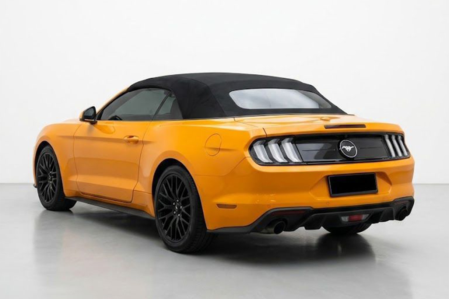 FORD MUSTANG ECOBOOST CONVERTIBLE - 3