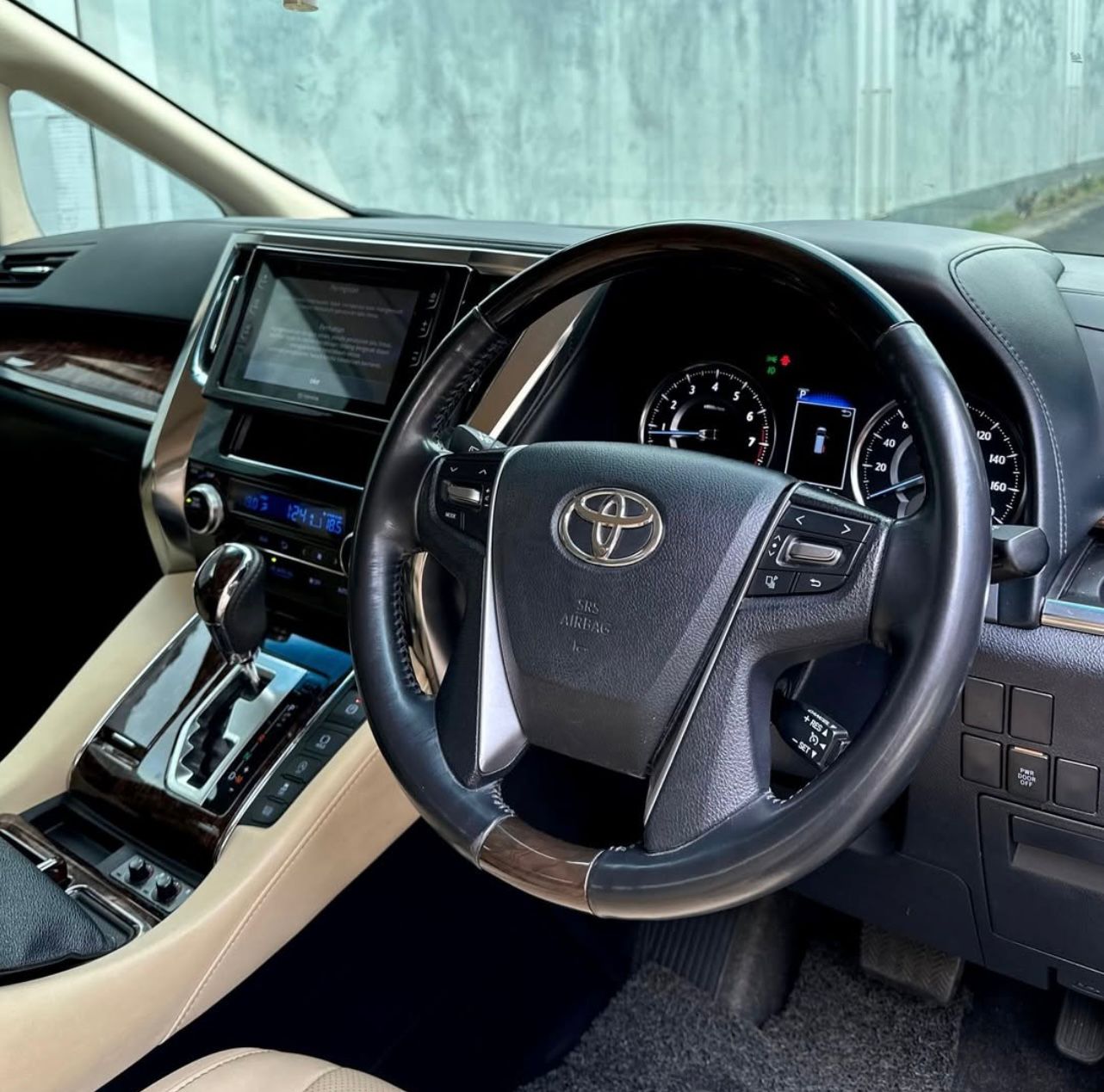 ALPHARD FACELIFT - 1
